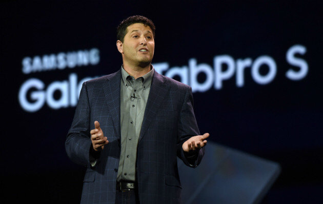 Terry Myerson, vice-presidente da divisão de Windows da Microsoft, anunciando a parceria